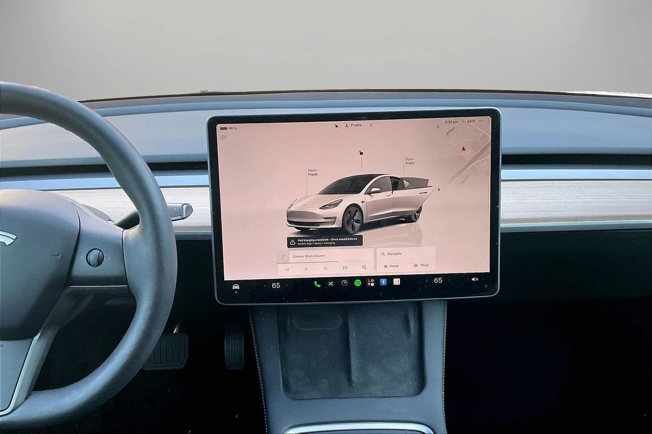 Used 2023  Tesla Base image 13