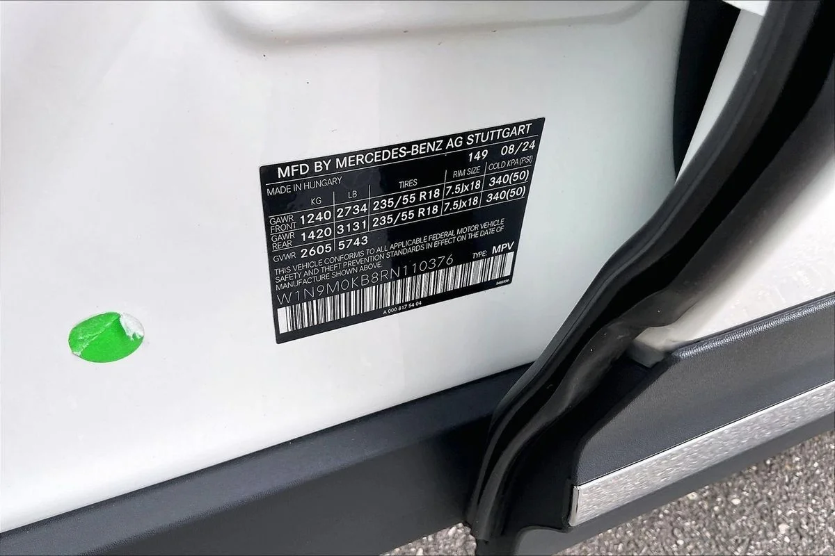 Used 2024  Mercedes-Benz 4MATIC® image 19