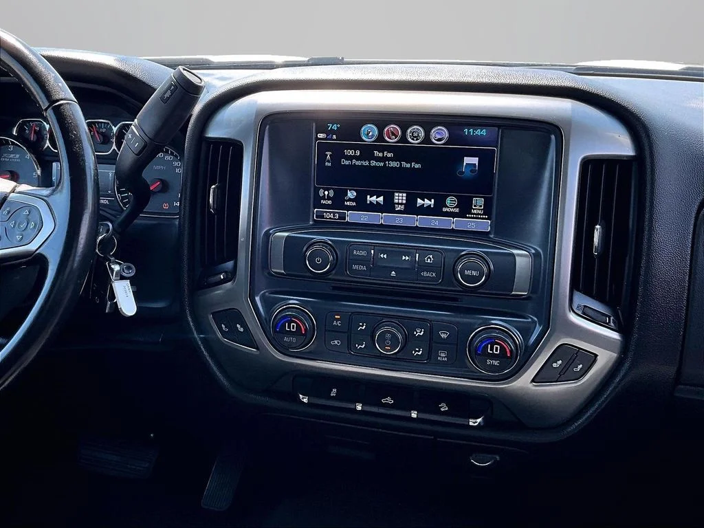 Used 2019 Silver Chevrolet LT image 7