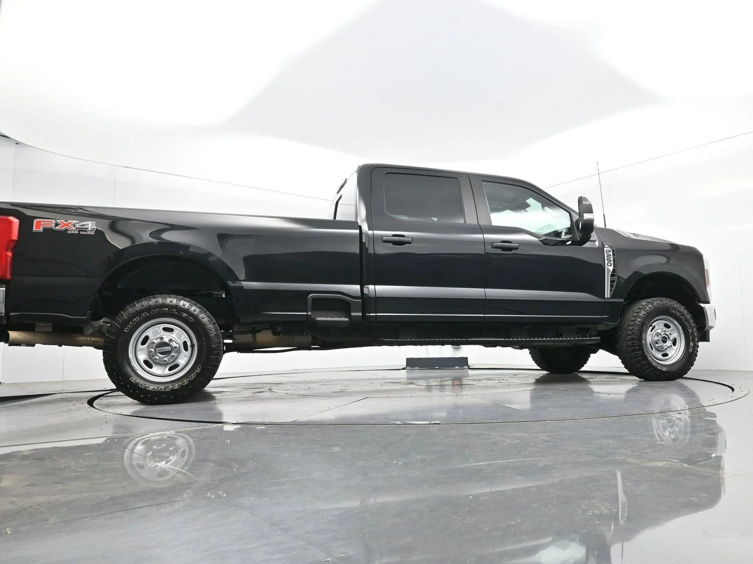 Used 2024 Black Ford XL image 46