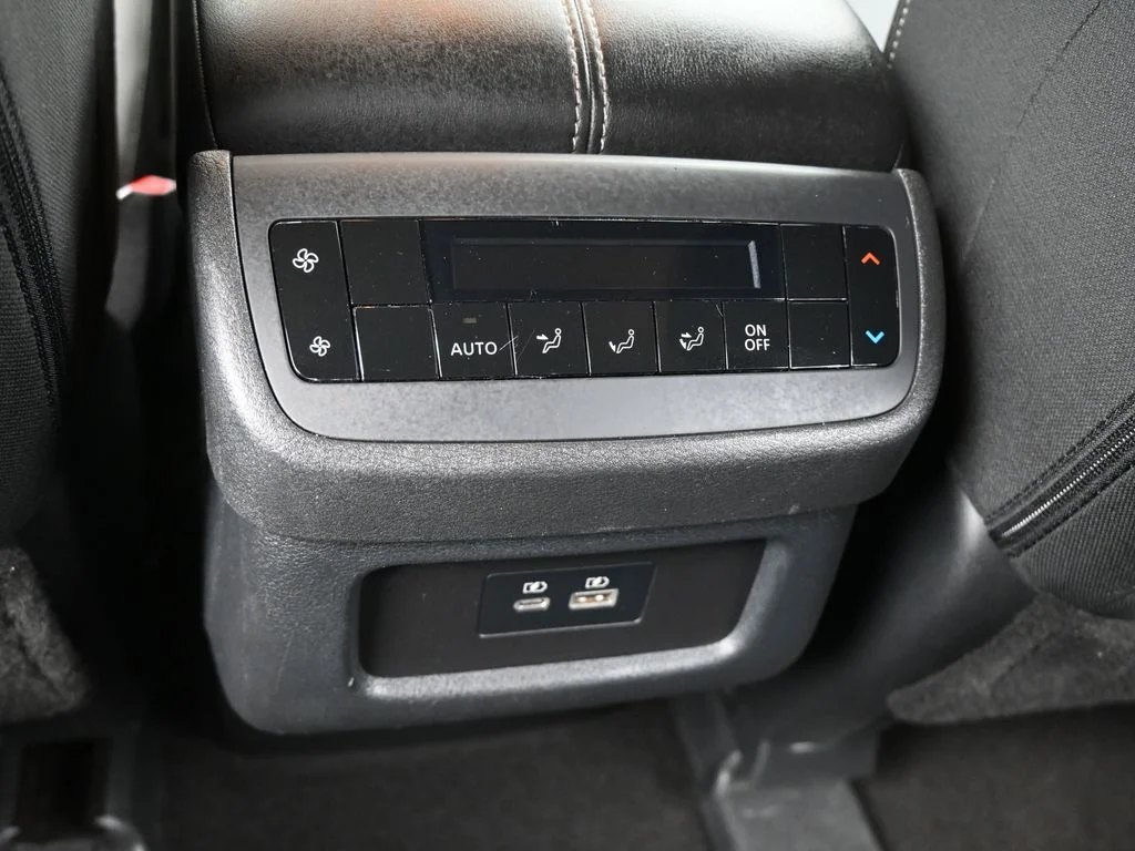 2025 Nissan Pathfinder SV - Photo 34