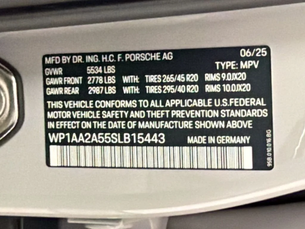 Certified Used 2025  Porsche  image 35