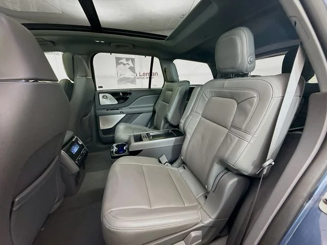 Used 2020 Blue Lincoln Reserve image 26