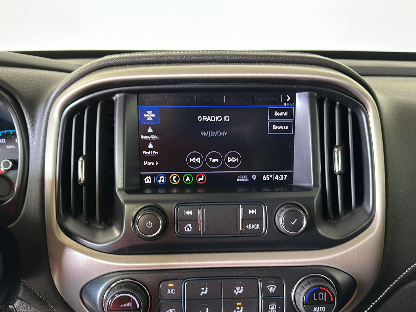Used 2022 Onyx Black GMC 4WD Denali image 16