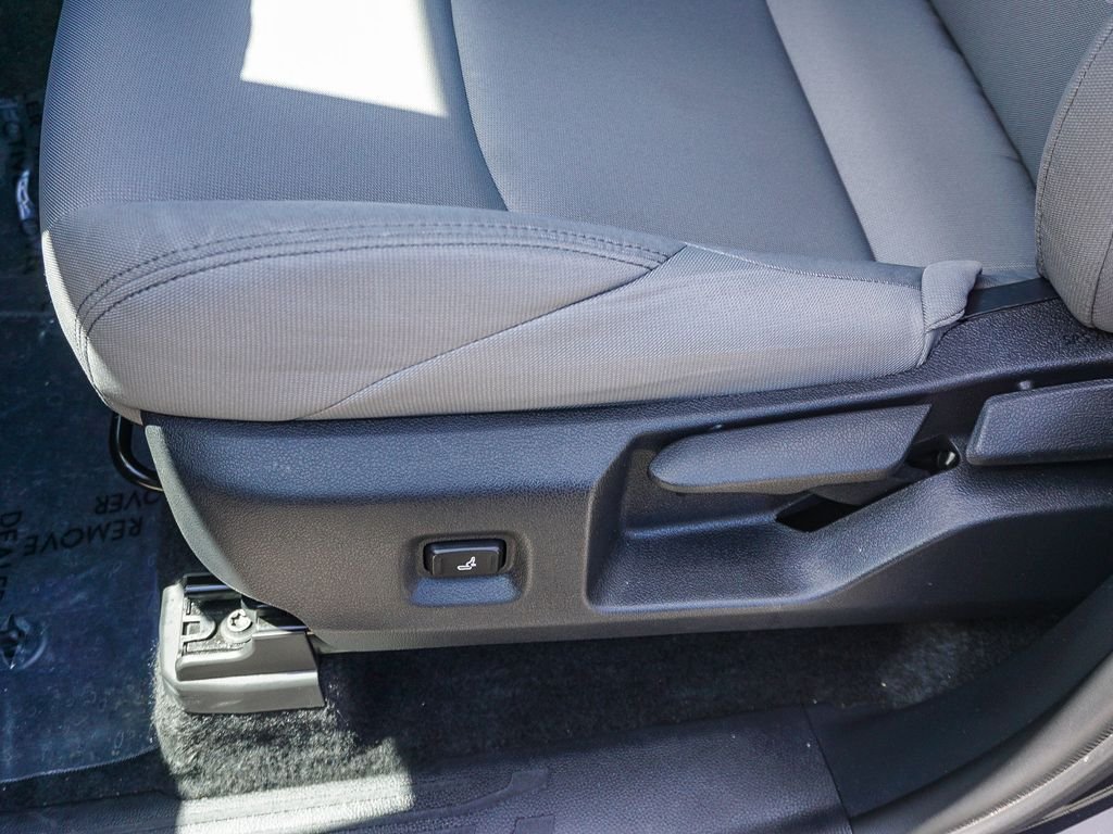 Used 2025  Toyota SR5 image 19
