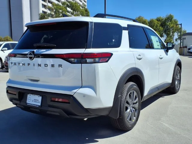 New 2026 Everest White Pearl TriCoat Nissan SV image 8