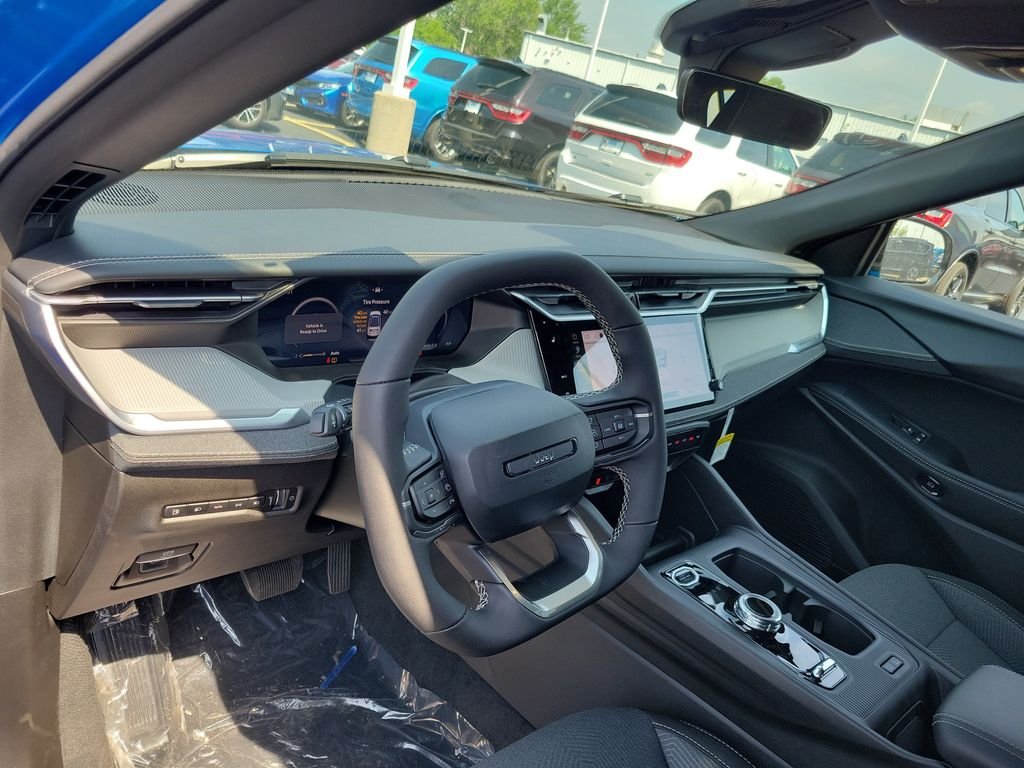 New 2026 Hydro Blue Pearlcoat Jeep Laredo image 16