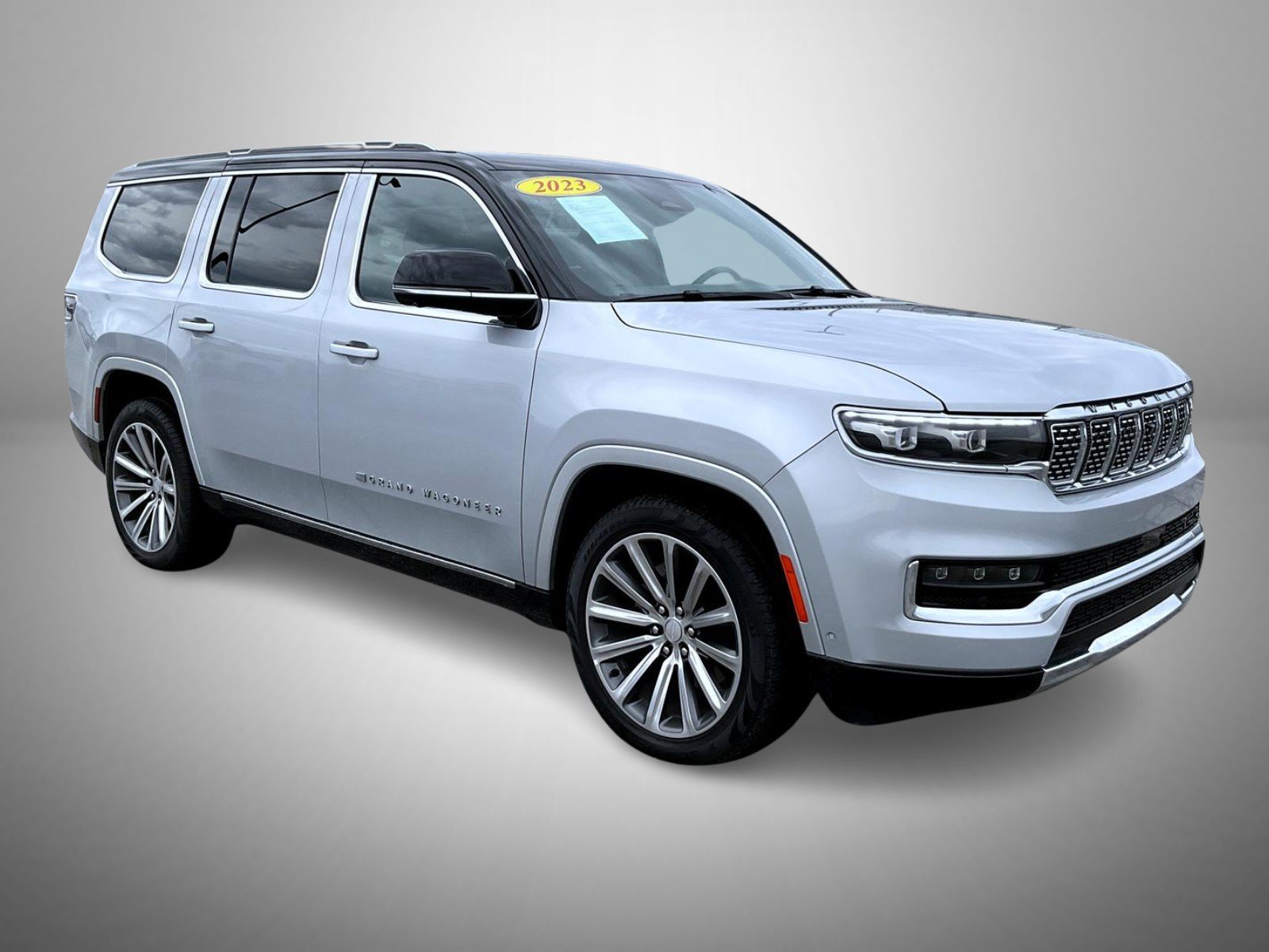 Used 2023 Silver Jeep Base image 3