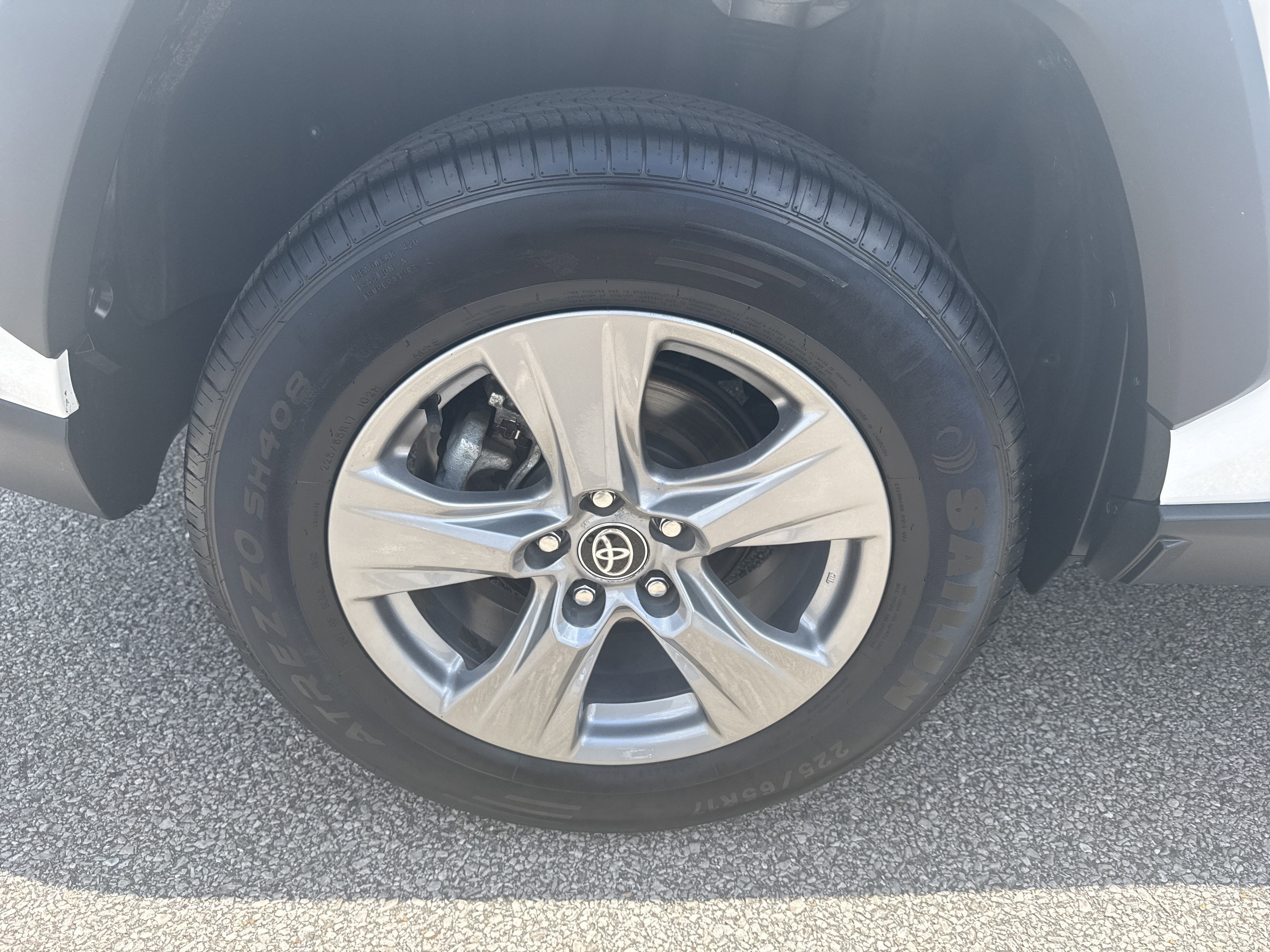 Used 2024 White Toyota XLE image 18