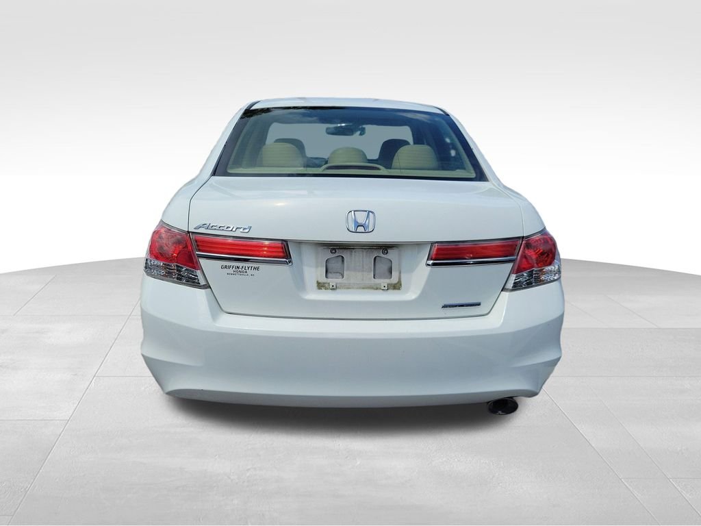 Used 2012 White Orchid Pearl Honda SE image 13