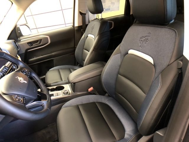 New 2025 Carbonized Gray Metallic Ford Outer Banks® image 10