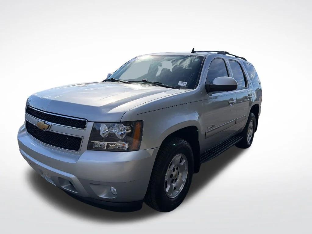 Used 2013 Chevrolet Tahoe LT with VIN 1GNSKBE05DR210075 for sale in Clinton, MI