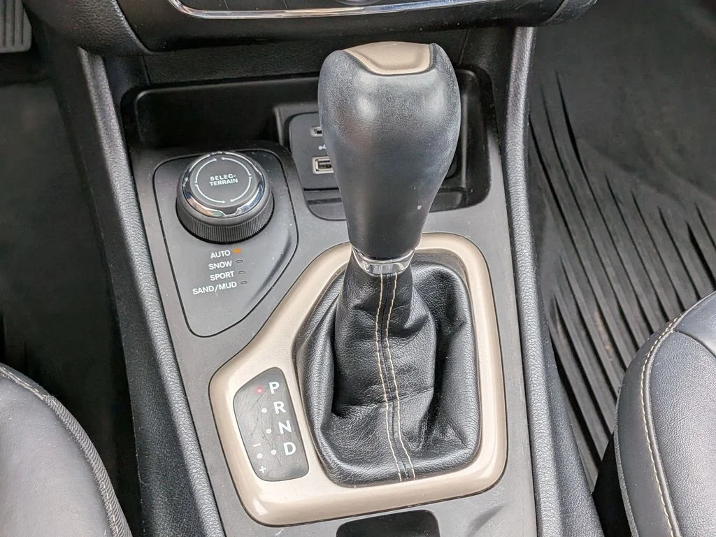 Used 2016 Blue Jeep Limited image 16