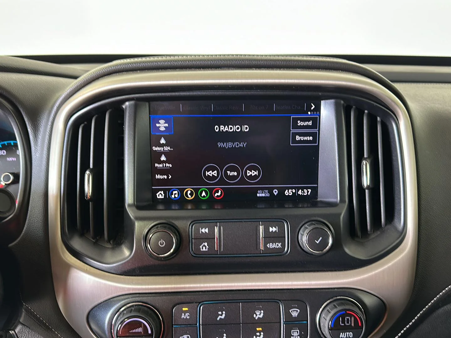 Used 2022 Onyx Black GMC 4WD Denali image 16