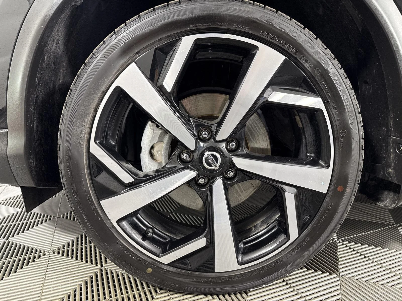 Used 2020 Magnetic Black Pearl Nissan SL image 11