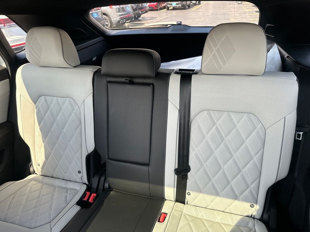 2026 Volkswagen Atlas Cross Sport SEL Premium R-LINE - Photo 26