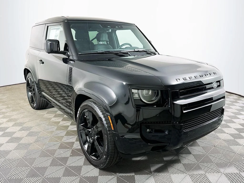 New 2026 Santorini Black Land Rover V8 image 3