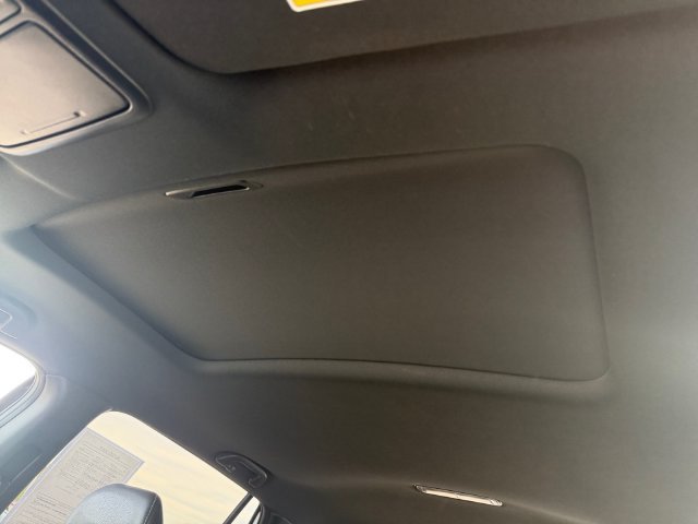 Used 2023 White Honda EX-L image 25