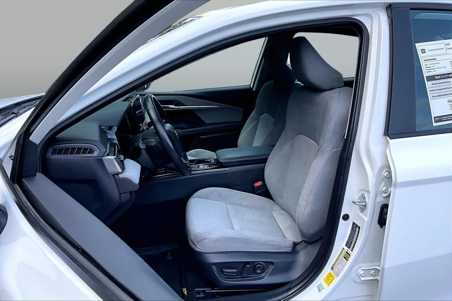 Used 2025 Ice Cap Toyota LE image 9