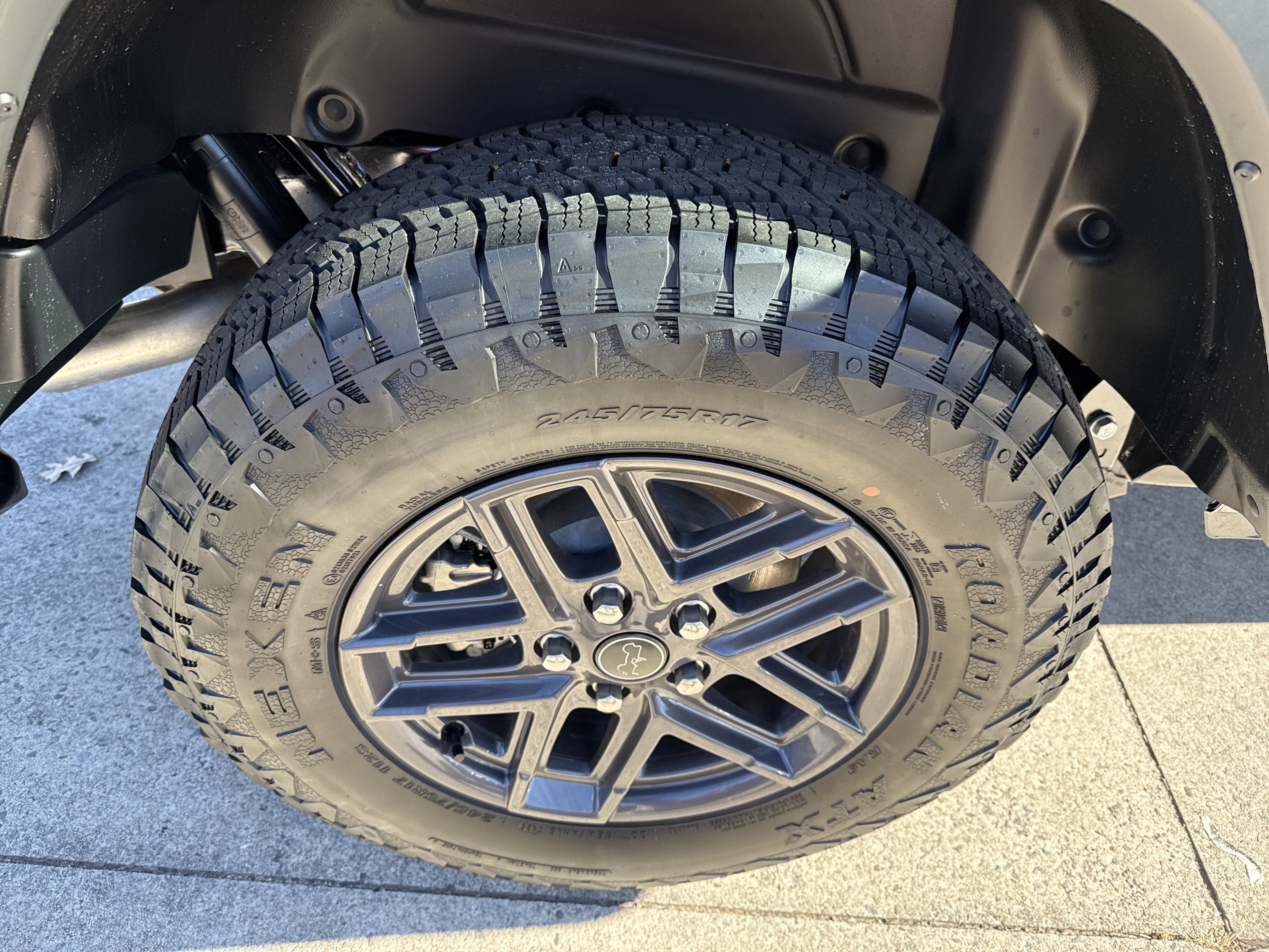 New 2026 Granite Crystal Metallic Clear-Coat Exterior Paint Jeep Sport S image 19