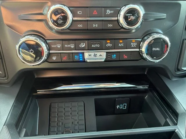 New 2026 Oxford White Ford F-250® Lariat® image 44