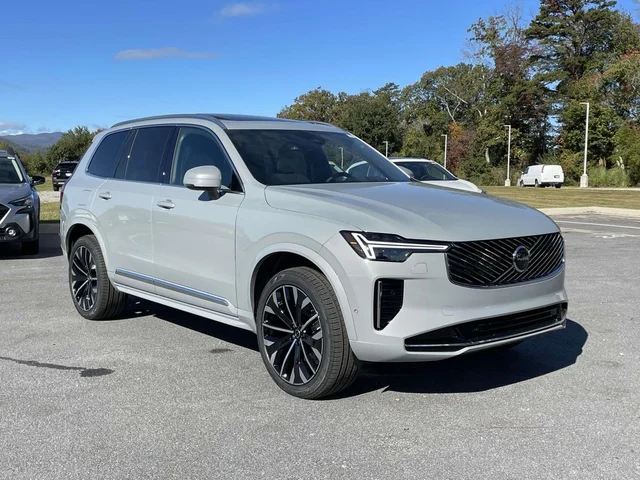 2026 Volvo XC90 B6; 7-seat Plus