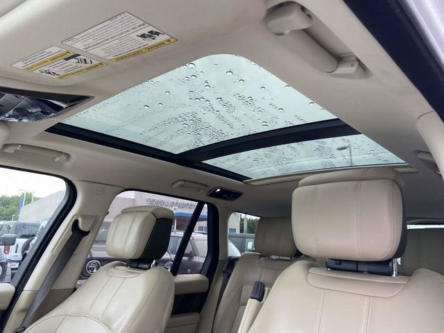 Used 2019 Fuji White Land Rover 5.0L V8 Supercharged image 16