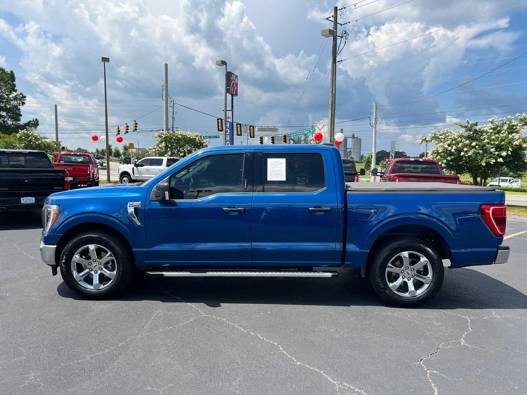 Used 2022 Blue Ford XLT image 4