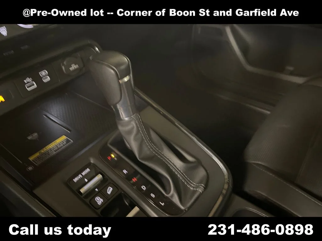 Used 2023  Honda EX-L image 24