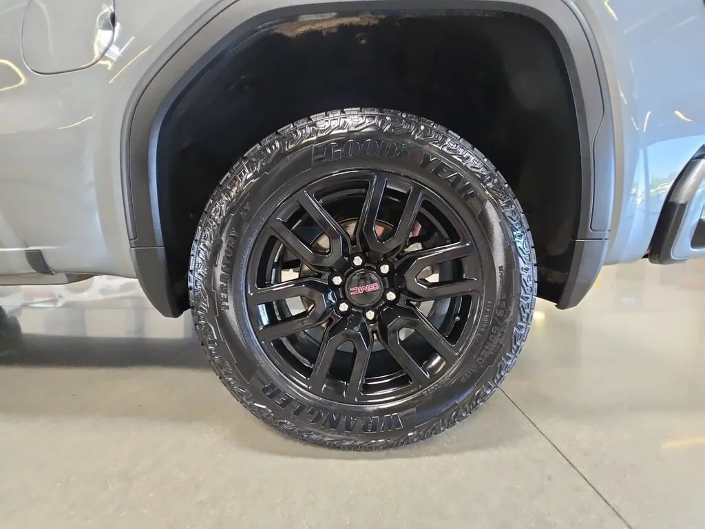 Used 2025 Sterling Metallic GMC Elevation image 26