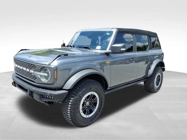 Used 2022 Gray Ford Badlands image 2