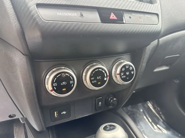 Used 2020  Mitsubishi 2.0 ES image 22