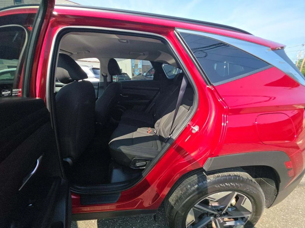 Certified Used 2025 Red Hyundai SEL image 4