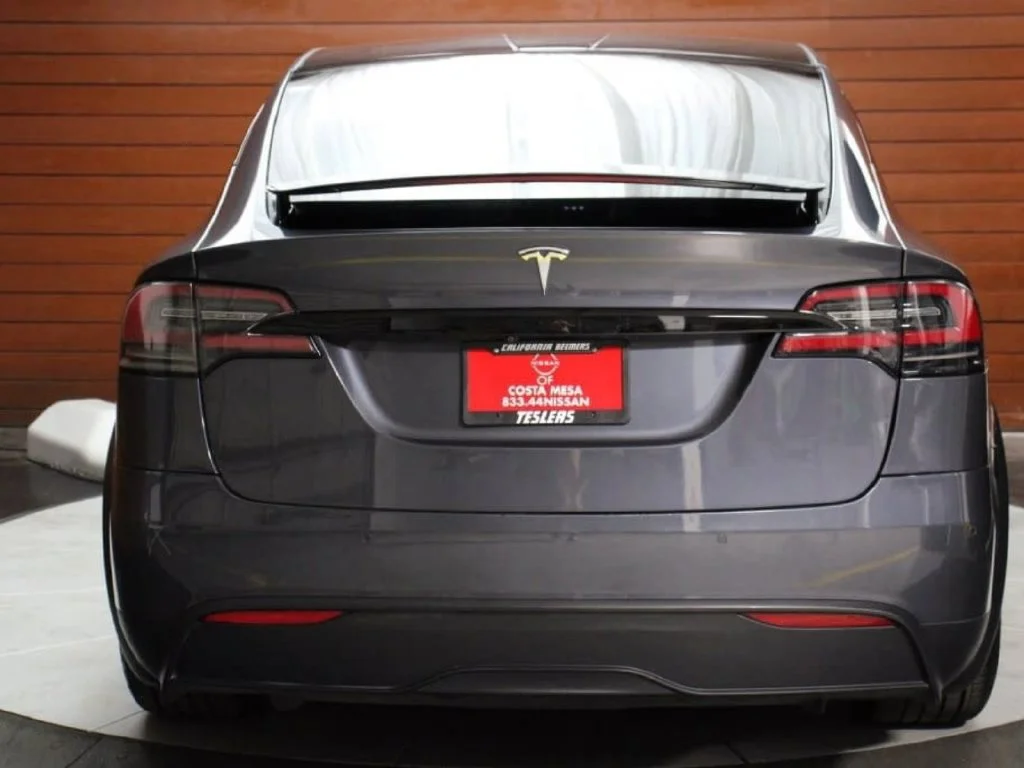 Used 2022  Tesla Base image 2