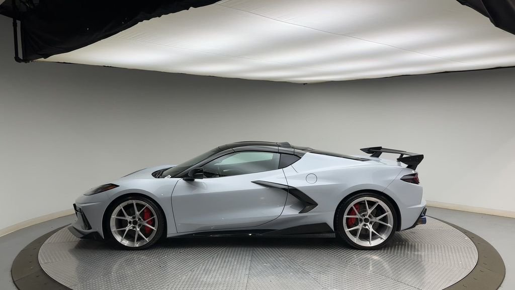 Used 2020 Ceramic White Chevrolet Stingray image 5