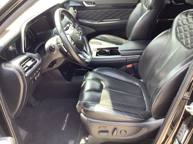 Used 2022 Abyss Black Hyundai Calligraphy image 9