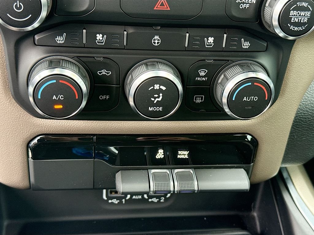 Used 2022 Diamond Black Crystal Pearlcoat Ram Laramie image 33