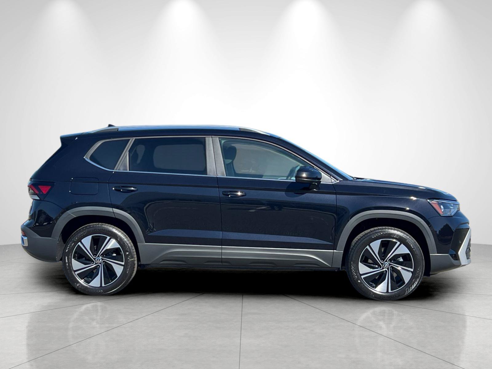 New 2026 Deep Black Pearl Volkswagen SE image 6