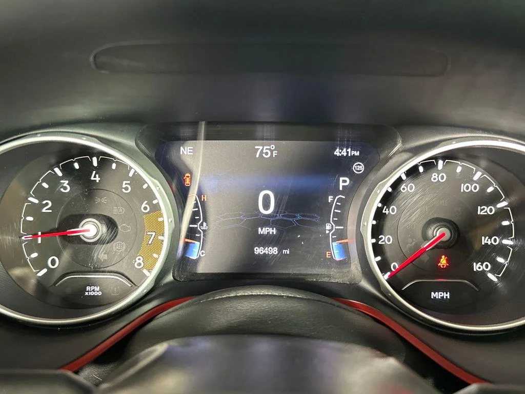 Used 2018 Redline Pearlcoat Jeep Trailhawk image 25
