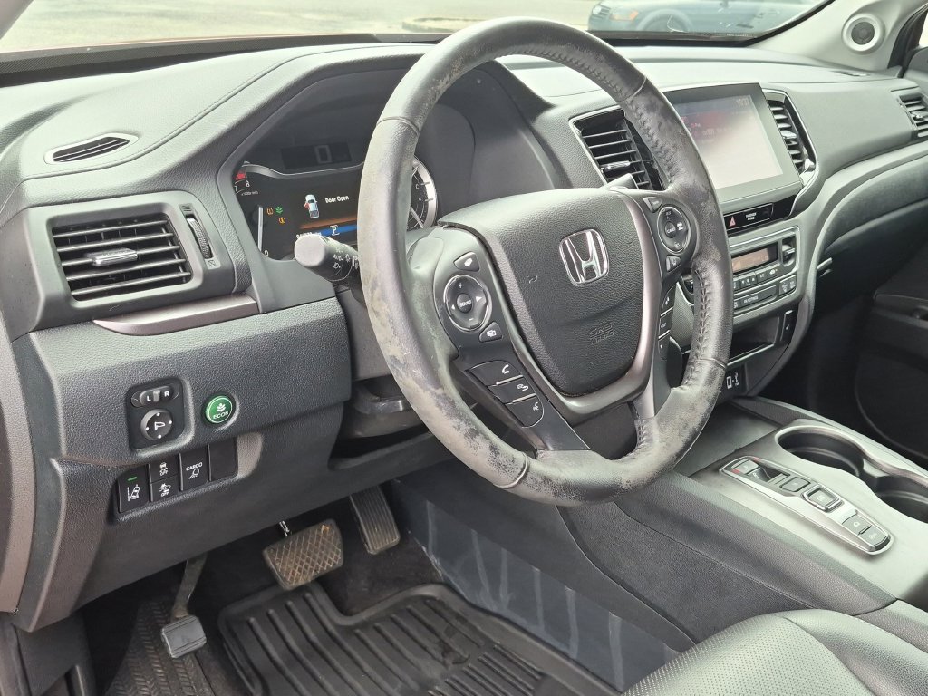 Used 2023 Radiant Red Metallic II Honda RTL image 35