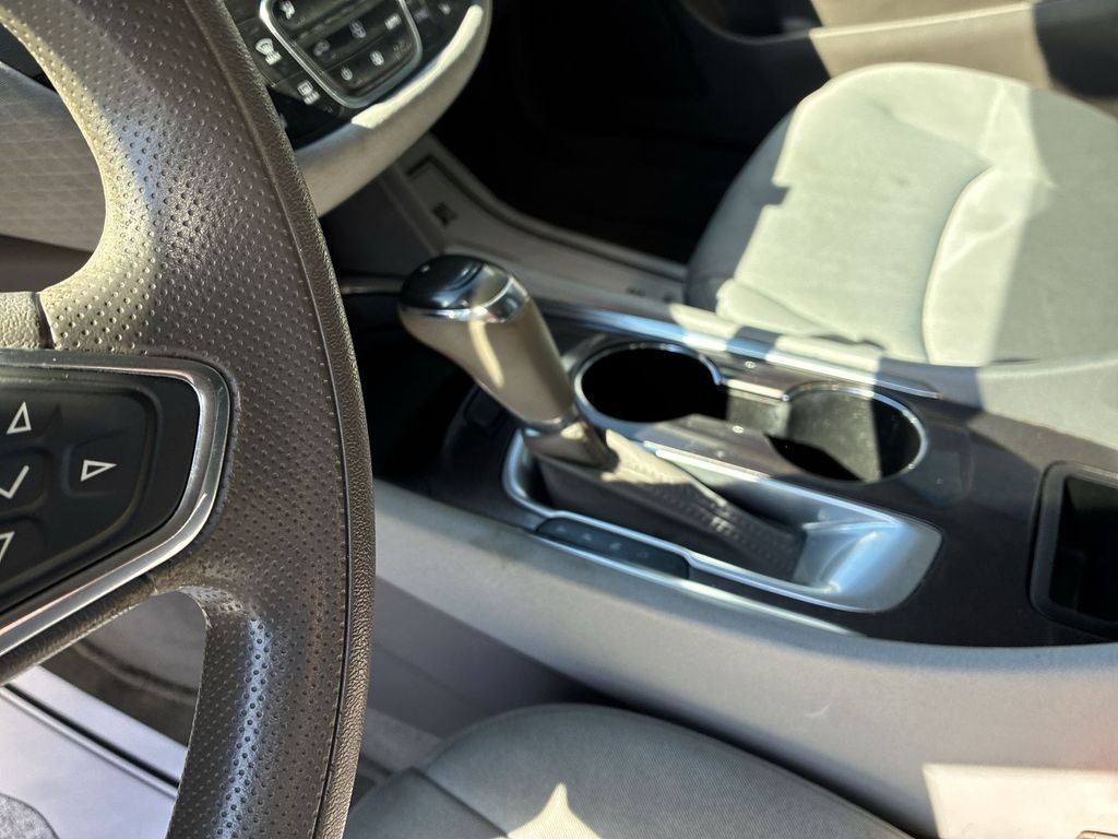 Used 2020 White Chevrolet LT image 19