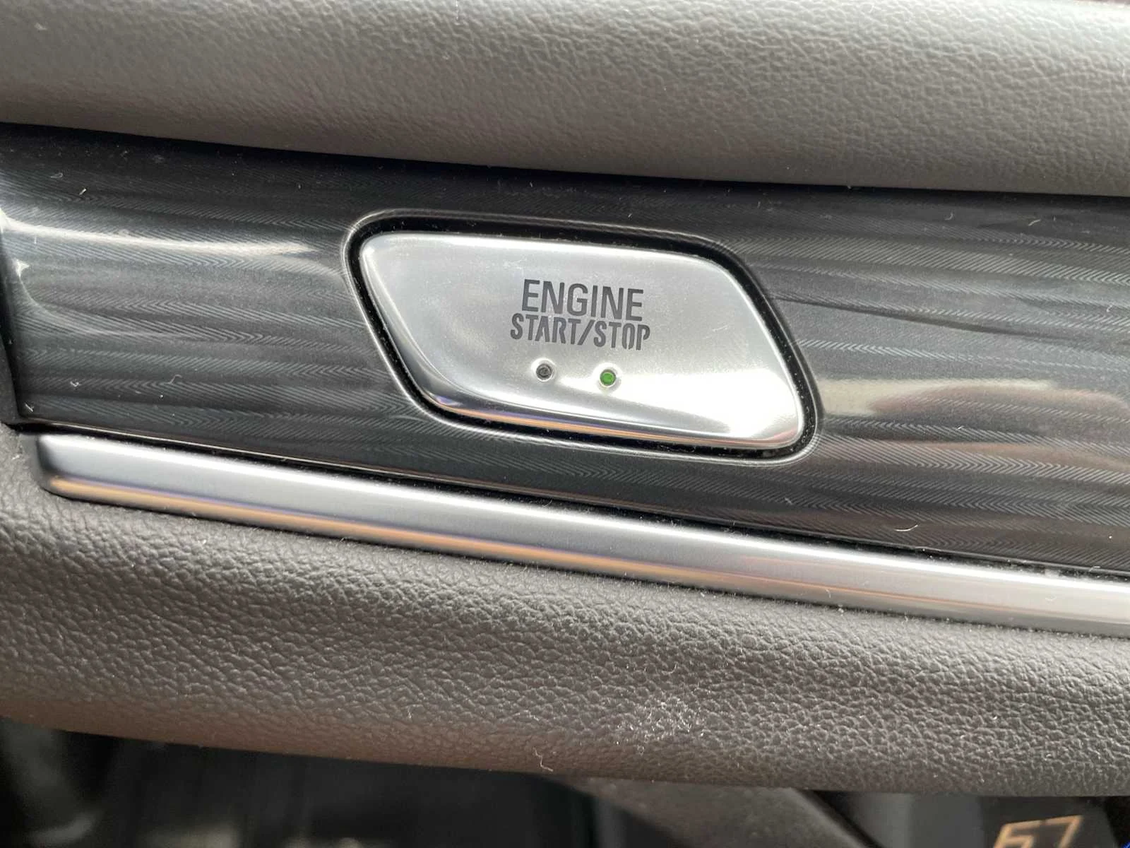 Used 2020 Includes Satin Nickel lower exterior accent color.) Buick Essence image 17