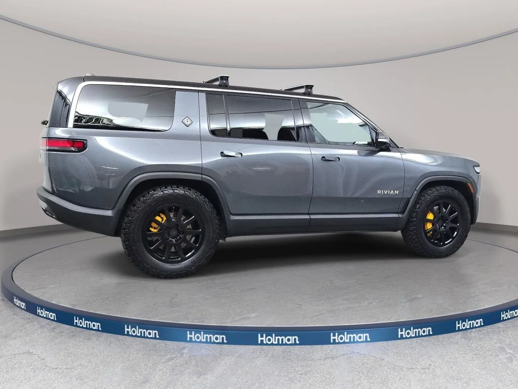 Used 2023 Gray Rivian Adventure image 5