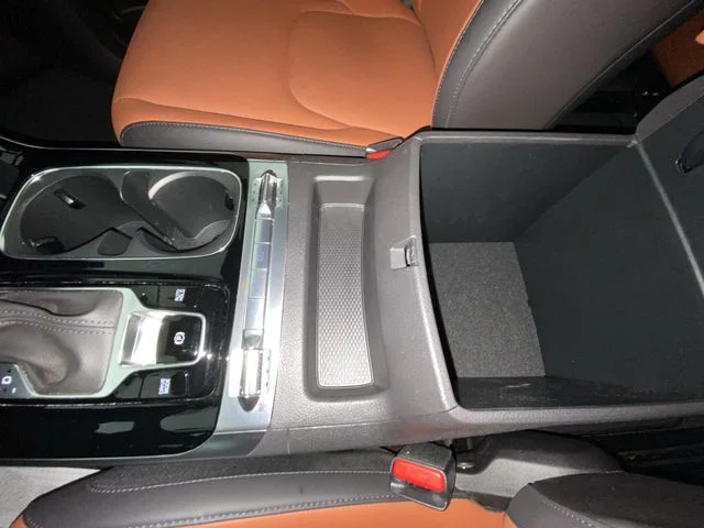 Used 2024 White Kia SX image 21