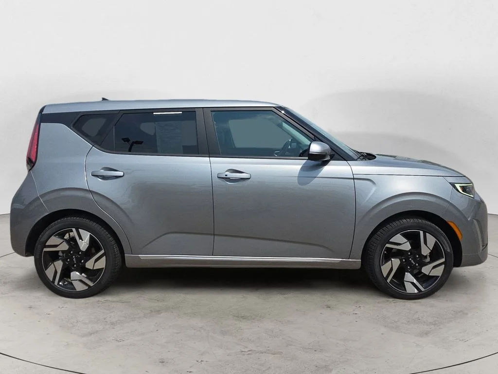 Used 2024 Gray Kia GT-Line image 4