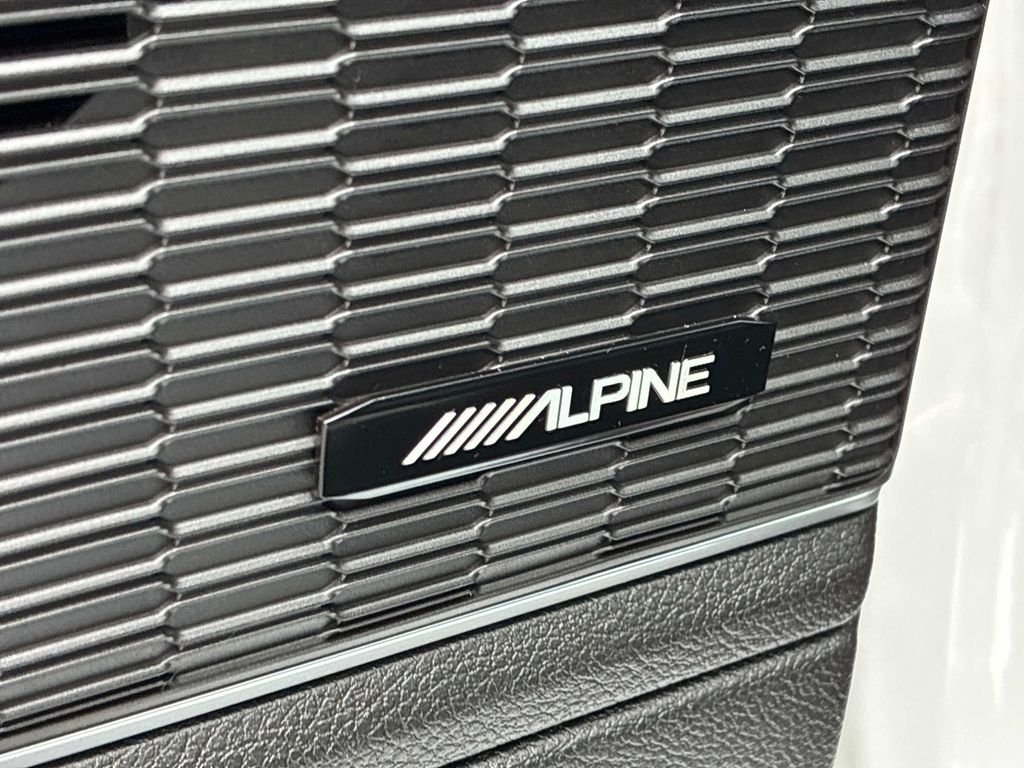 Used 2023 White Jeep Overland image 24