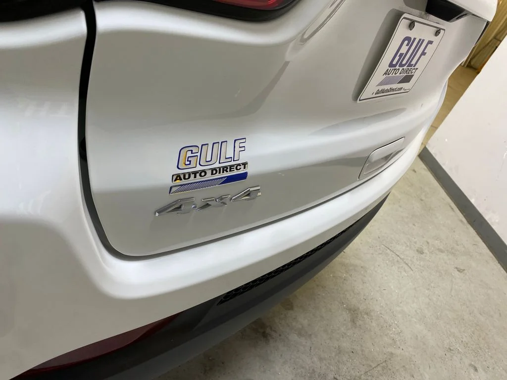 Used 2025 White Jeep Sport image 17