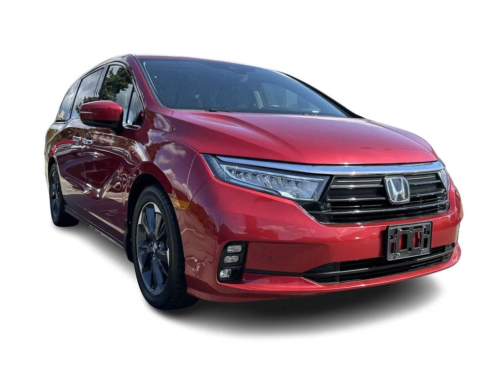 Used 2022 Radiant Red Metallic II Honda Touring No Accident History   Local BC   Clean Tit image 2