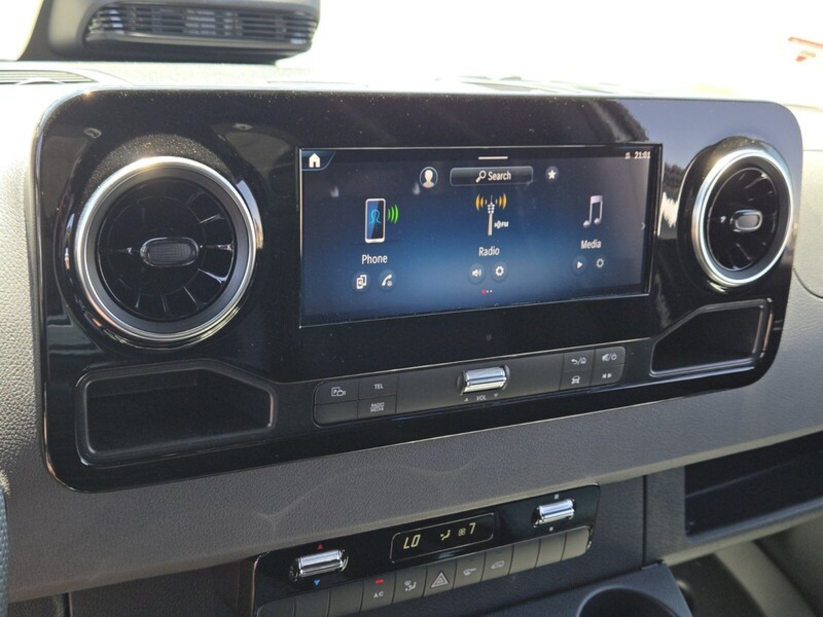 2025 Mercedes-Benz Sprinter Crew Van Base - Photo 29