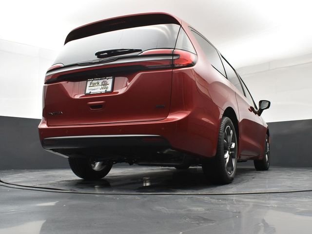 New 2026 Red Hot Pearl-Coat Exterior Paint Chrysler Select image 20